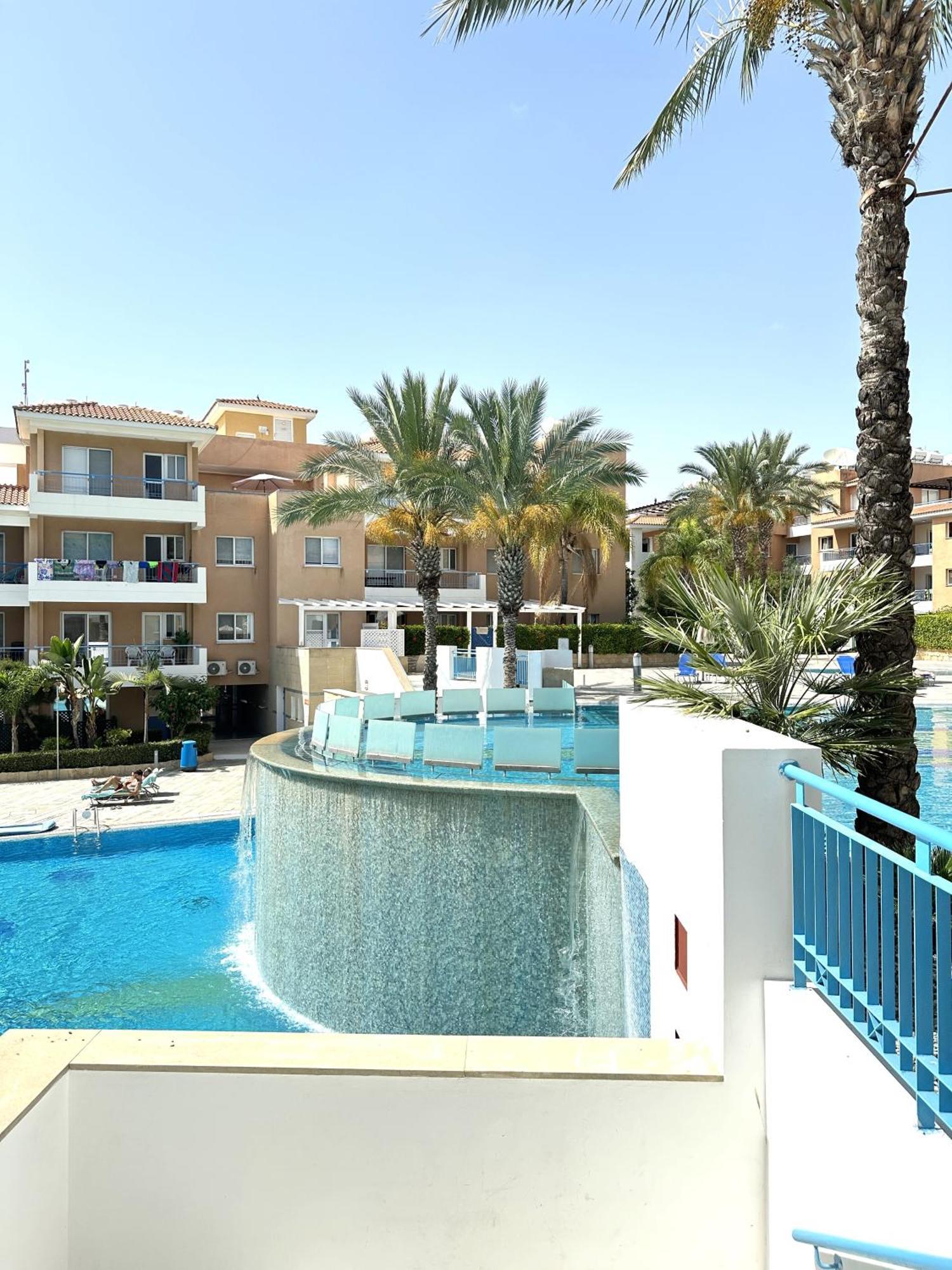 H&O Golden Sun Suite Paphos Buitenkant foto