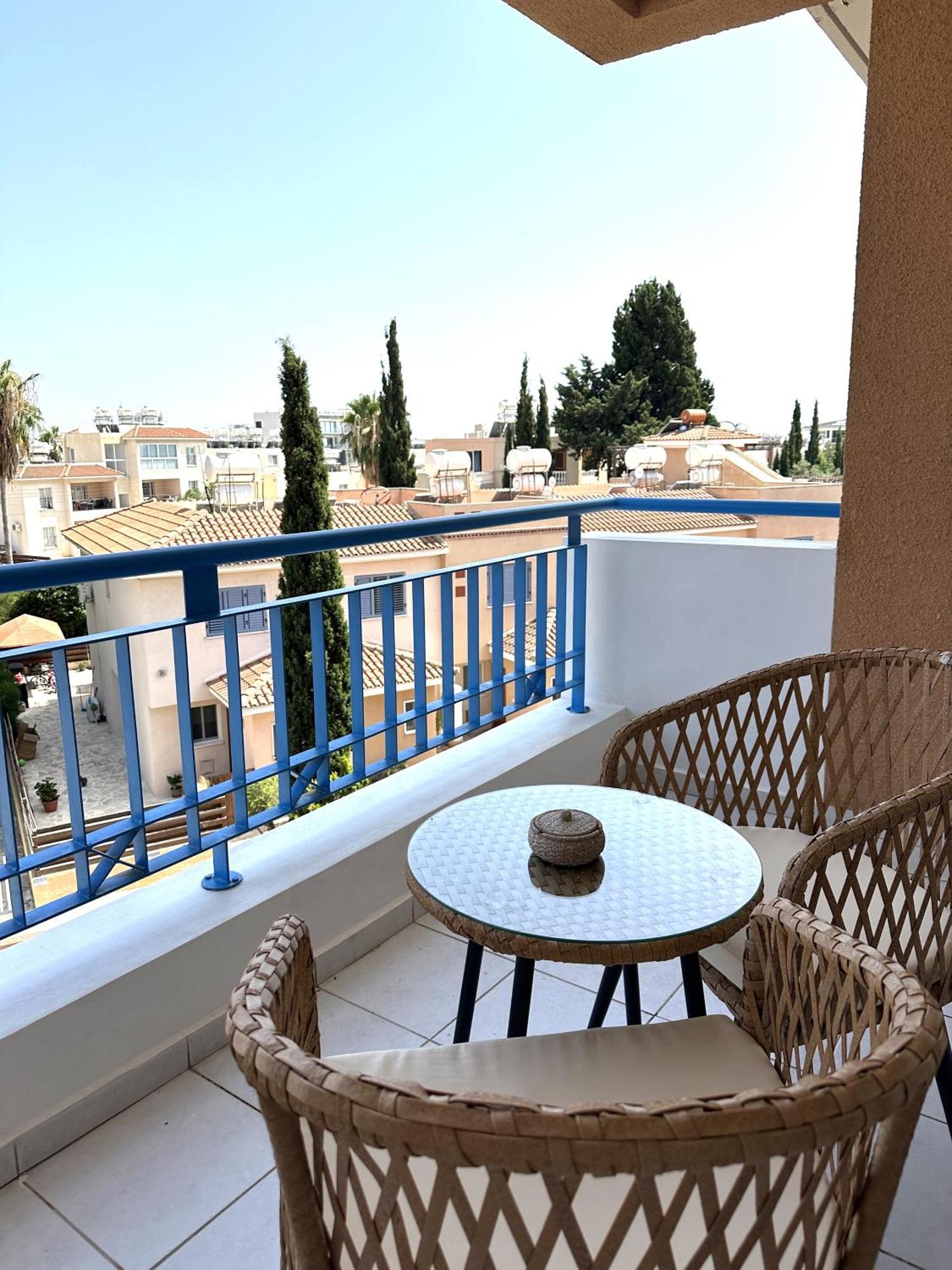H&O Golden Sun Suite Paphos Buitenkant foto