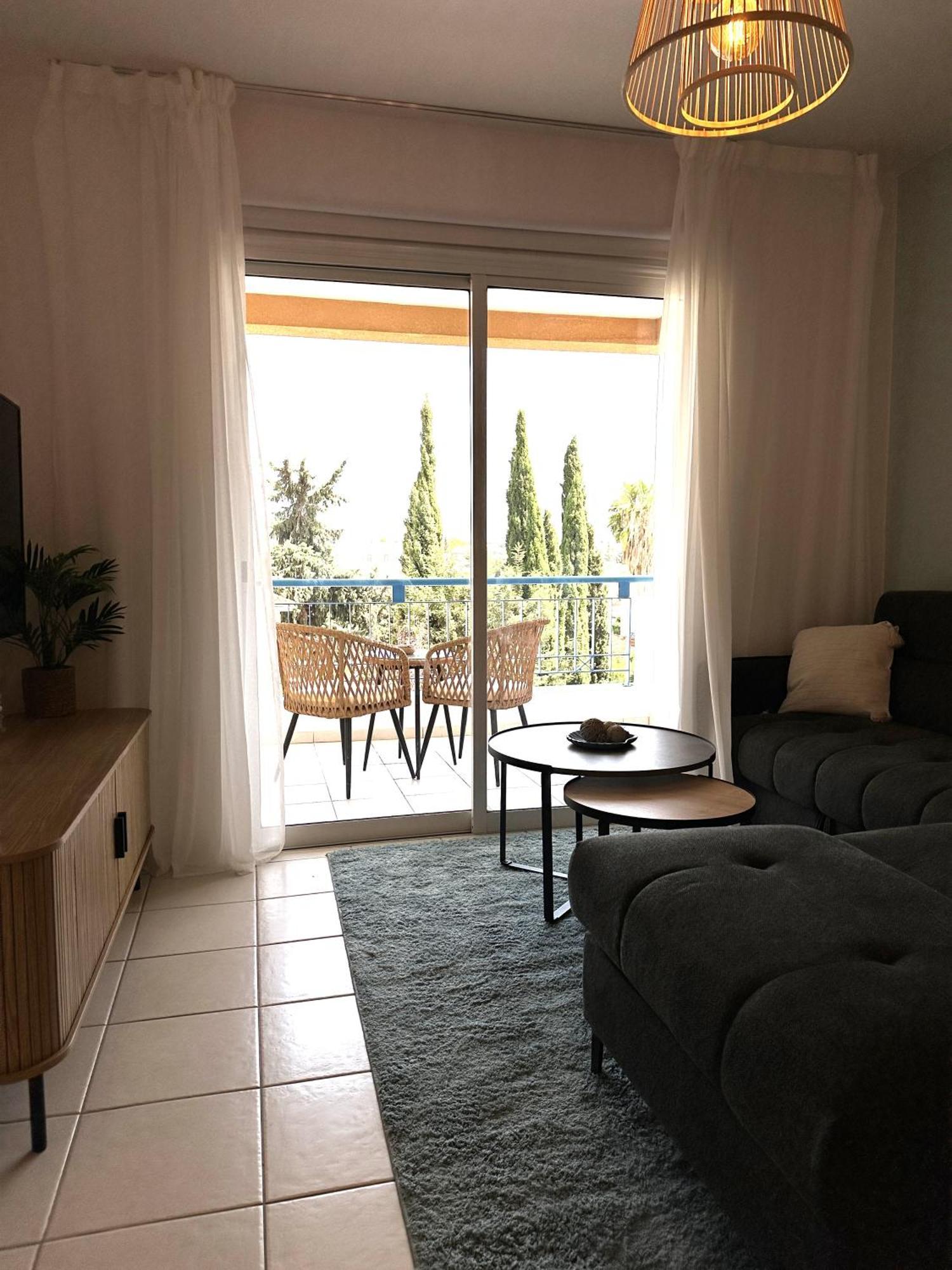 H&O Golden Sun Suite Paphos Buitenkant foto