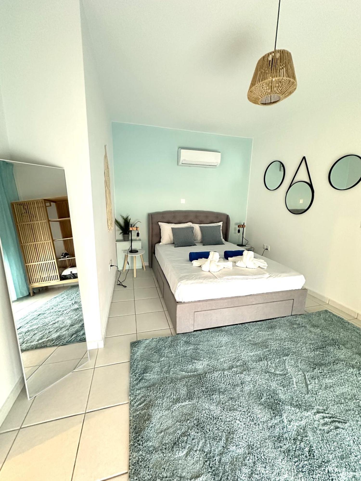 H&O Golden Sun Suite Paphos Buitenkant foto