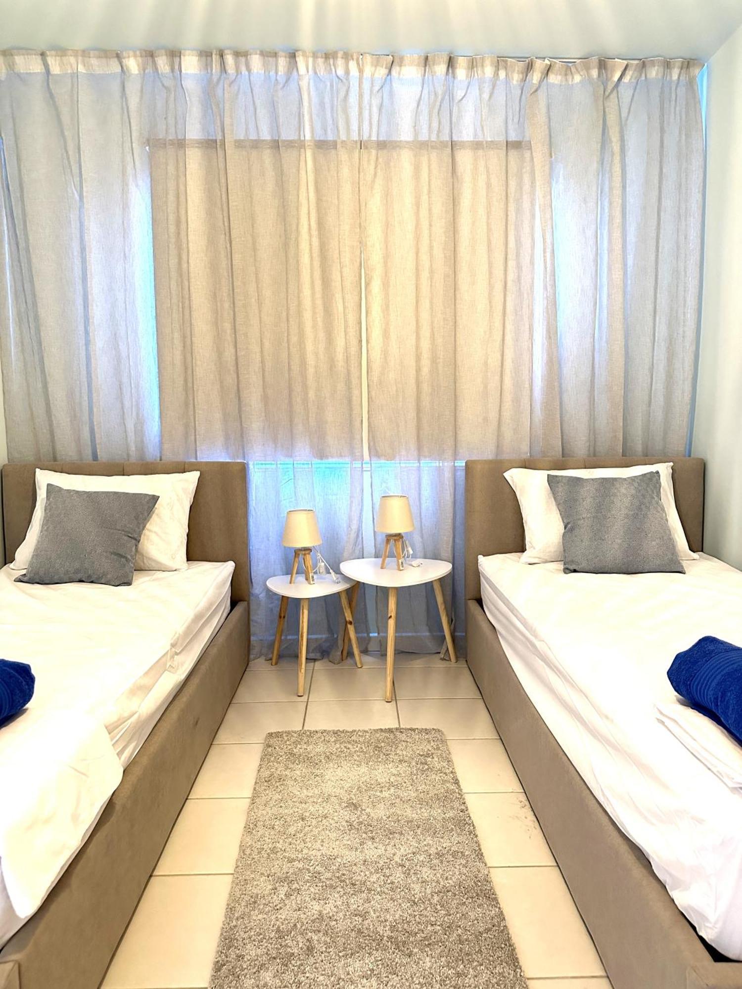 H&O Golden Sun Suite Paphos Buitenkant foto